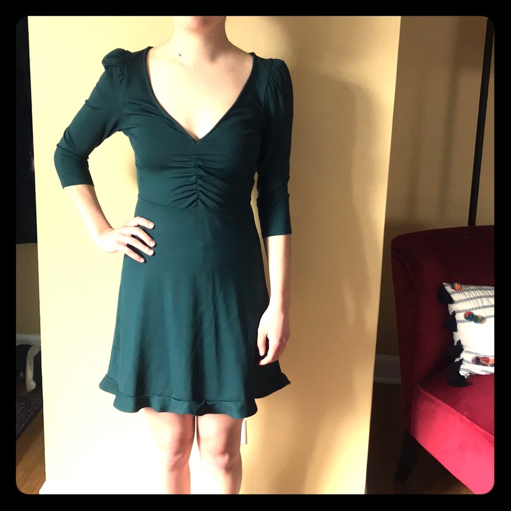 👗EXPRESS Hunter Green puffed shoulder Dress XXS
